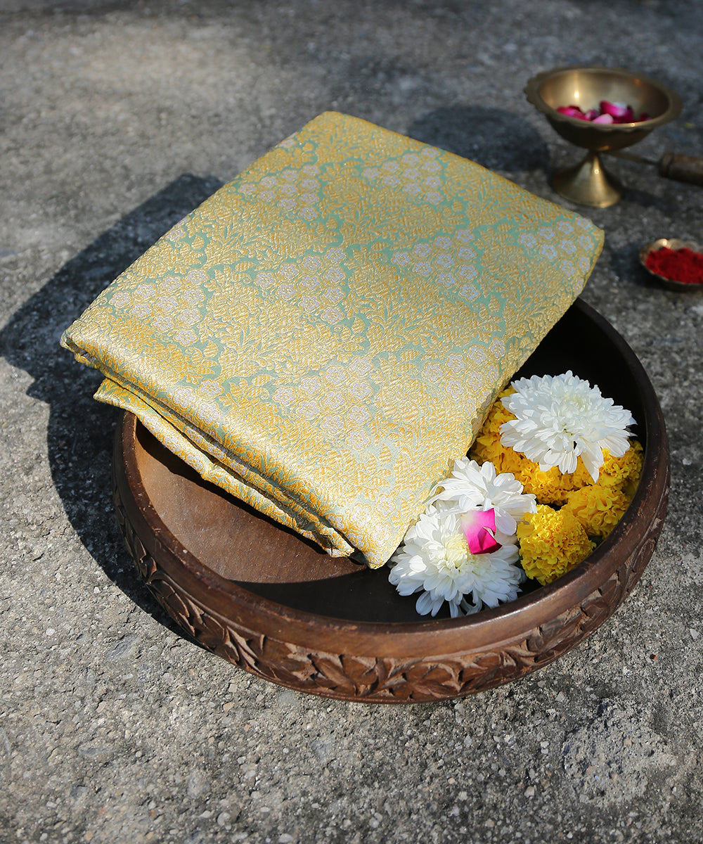 Handloom_Pista_Green_Brocade_Pure_Katan_Silk_Banarasi_Dupatta_With_Pink_Selvedge_WeaverStory_01