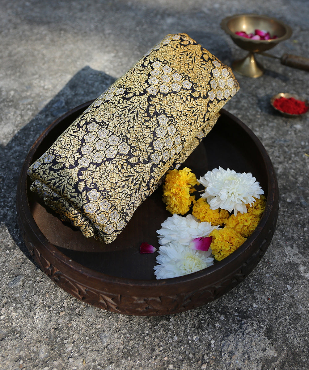 Handloom_Dark_Blue_Brocade_Pure_Katan_Silk_Banarasi_Dupatta_With_Red_Selvedge_WeaverStory_01