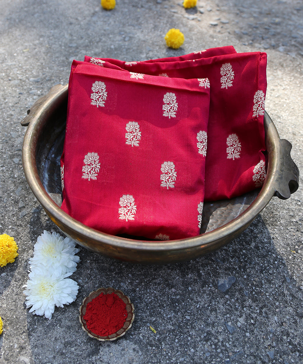 Berry_Pink_Handloom_Katan_Georgette_Banarasi_Dupatta_With_Red_Selvedge_WeaverStory_01