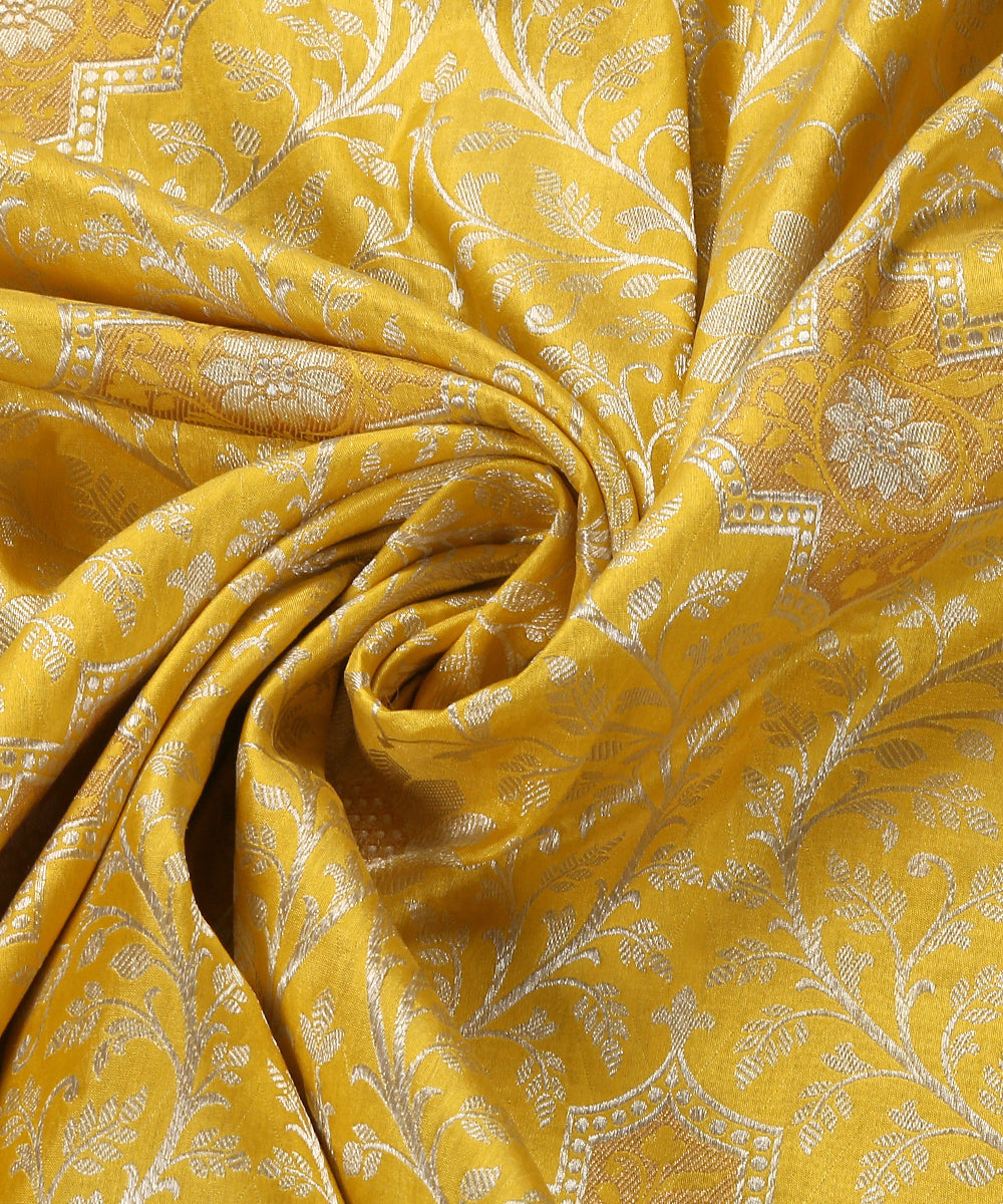 Yellow_Handloom_Pure_Katan_Silk_Brocade_Banarasi_Dupatta_With_Zari_Jaal_WeaverStory_05