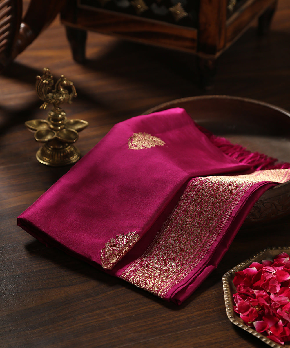 Purple_Handloom_Pure_Katan_Silk_Banarasi_Dupatta_With_Kadhwa_Booti_WeaverStory_01