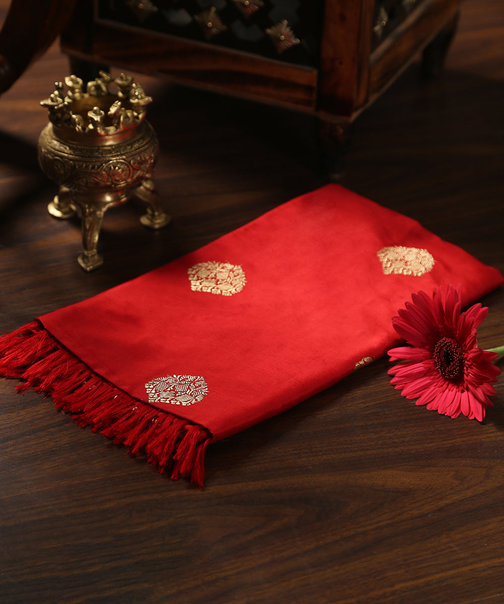 Red_Handloom_Pure_Katan_Silk_Banarasi_Dupatta_With_Bootidar_Design_WeaverStory_01