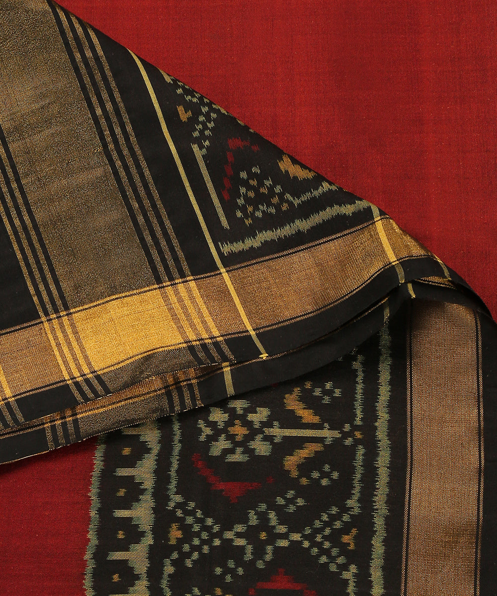 Maroon_And_Black_Handloom_Pure_Mulberry_Silk_Single_Ikat_Patola_Dupatta_WeaverStory_04