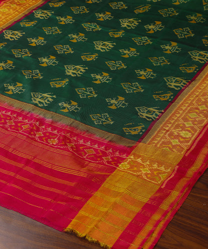 Handloom_Green_Pure_Mulberry_Ikat_Patola_Dupatta_With_Pink_And_Gold_Tissue_Border_WeaverStory_03
