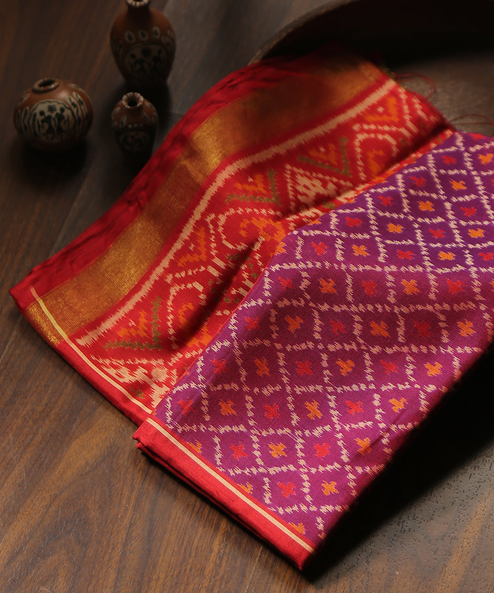 Purple_And_Red_Handloom_Pure_Mulberry_Silk_Single_Ikat_Patola_Dupatta_WeaverStory_01