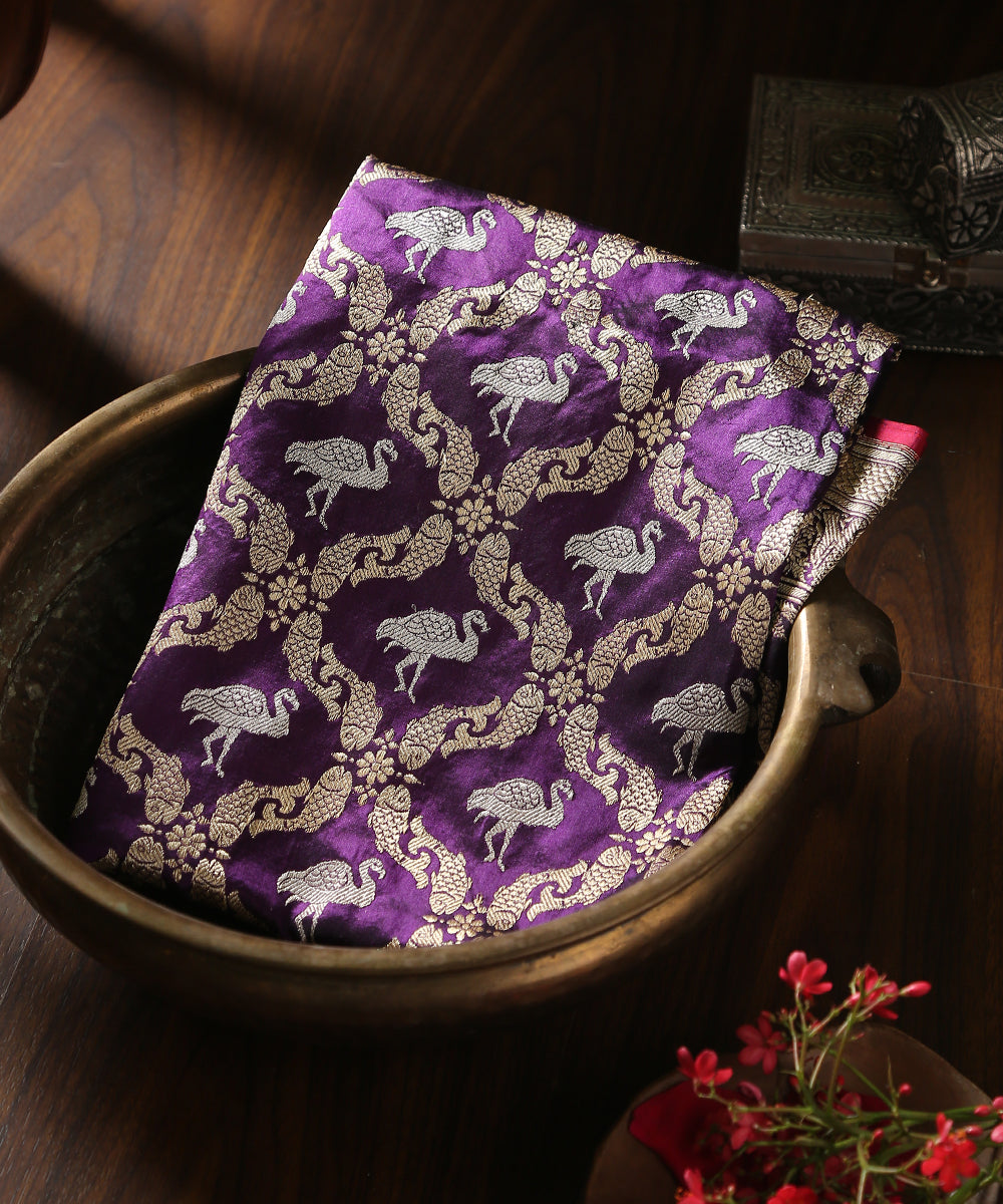 Dark_Purple_Handloom_Pure_Katan_Silk_Shikargah_Banarasi_Dupatta_With_Sona_Rupa_Jaal_WeaverStory_01