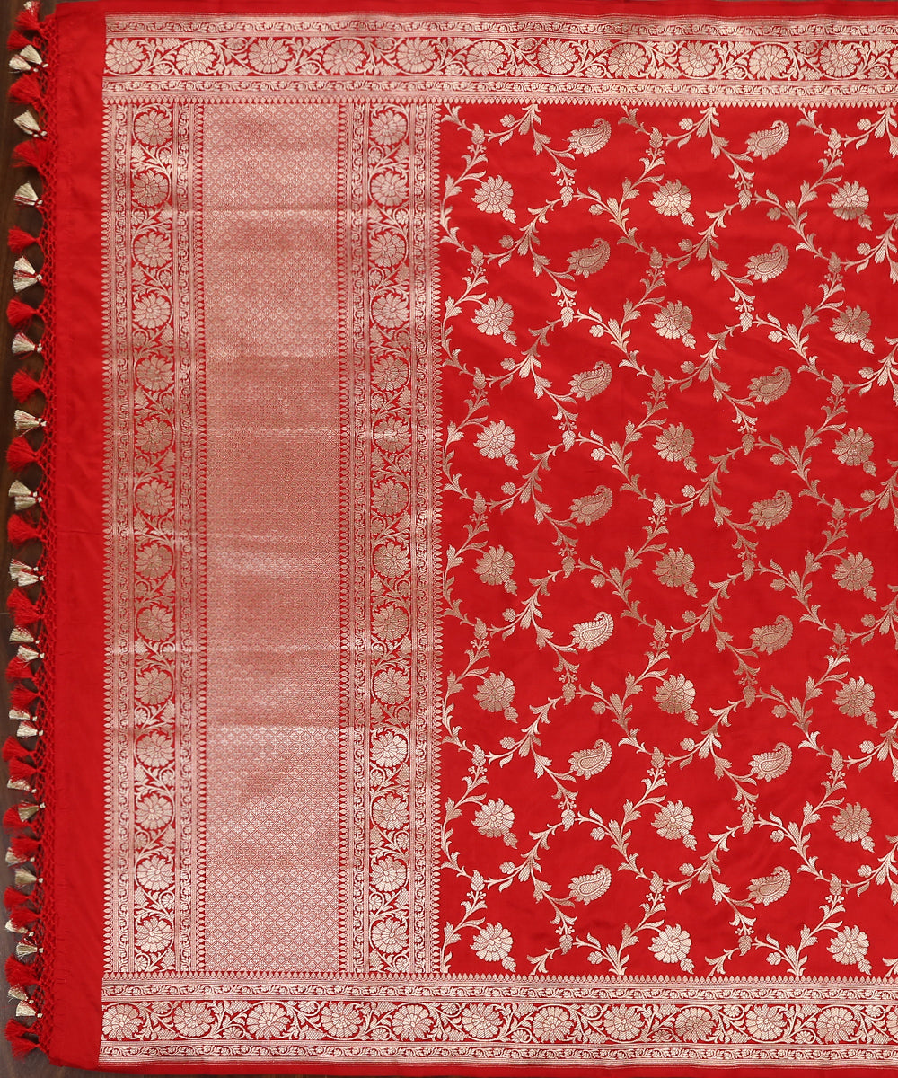 Handloom_Red_Pure_Katan_Silk_Banarasi_Dupatta_With_Paisley_Jaal_WeaverStory_02