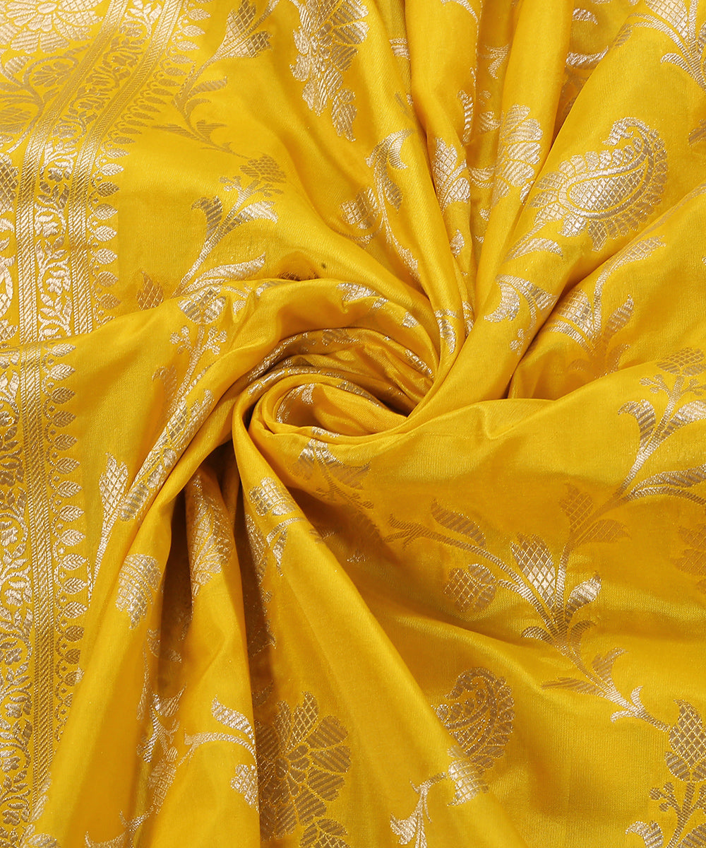 Yellow_Handloom_Pure_Katan_Silk_Banarasi_Dupatta_With_Paisley_Jaal_WeaverStory_05