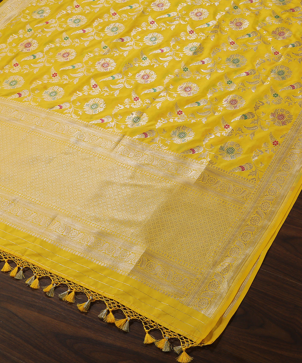 Handloom_Yellow_Pure_Katan_Silk_Banarasi_Dupatta_With_Meenakari_Jangla_WeaverStory_03