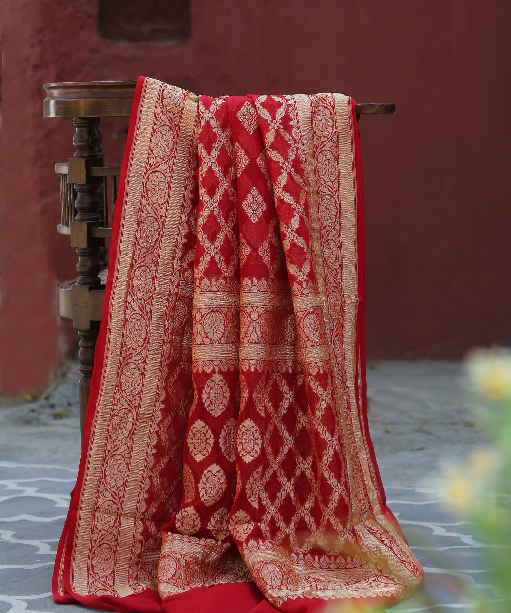 Handloom_Red_Pure_Georgette_Banarasi_Bandhej_Dupatta_With_Zari_Work_WeaverStory_01