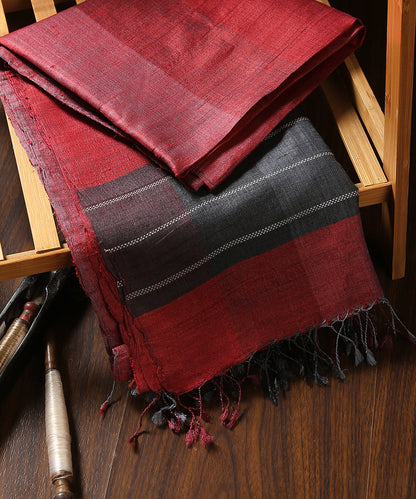 Handloom_Maroon_And_Red_Pure_Tussar_Silk_Dupatta_With_Gradient_Hues_WeaverStory_01