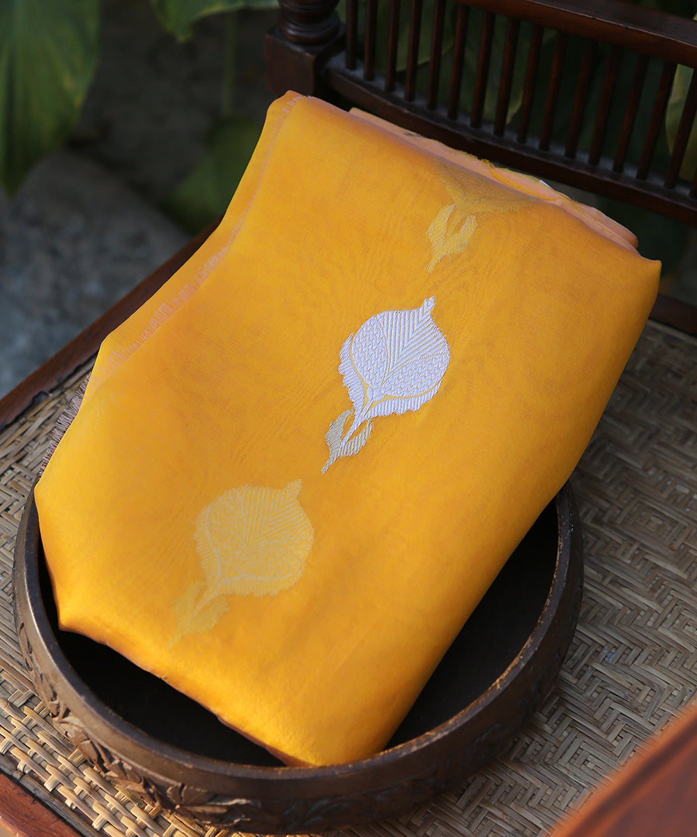 Handloom_Mustard_Pure_Kora_Silk_Banarasi_Dupatta_With_Silver_And_Gold_Kadhwa_Booti_WeaverStory_01