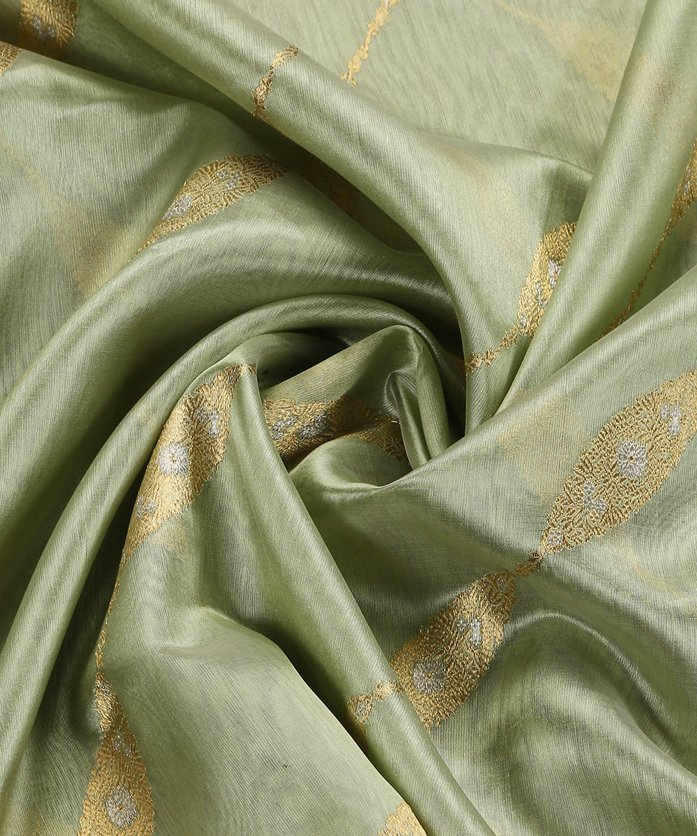 Light_Pista_Green_Handloom_Pure_Chanderi_Silk_Dupatta_With_All_Over_Golden_Jaal_WeaverStory_05