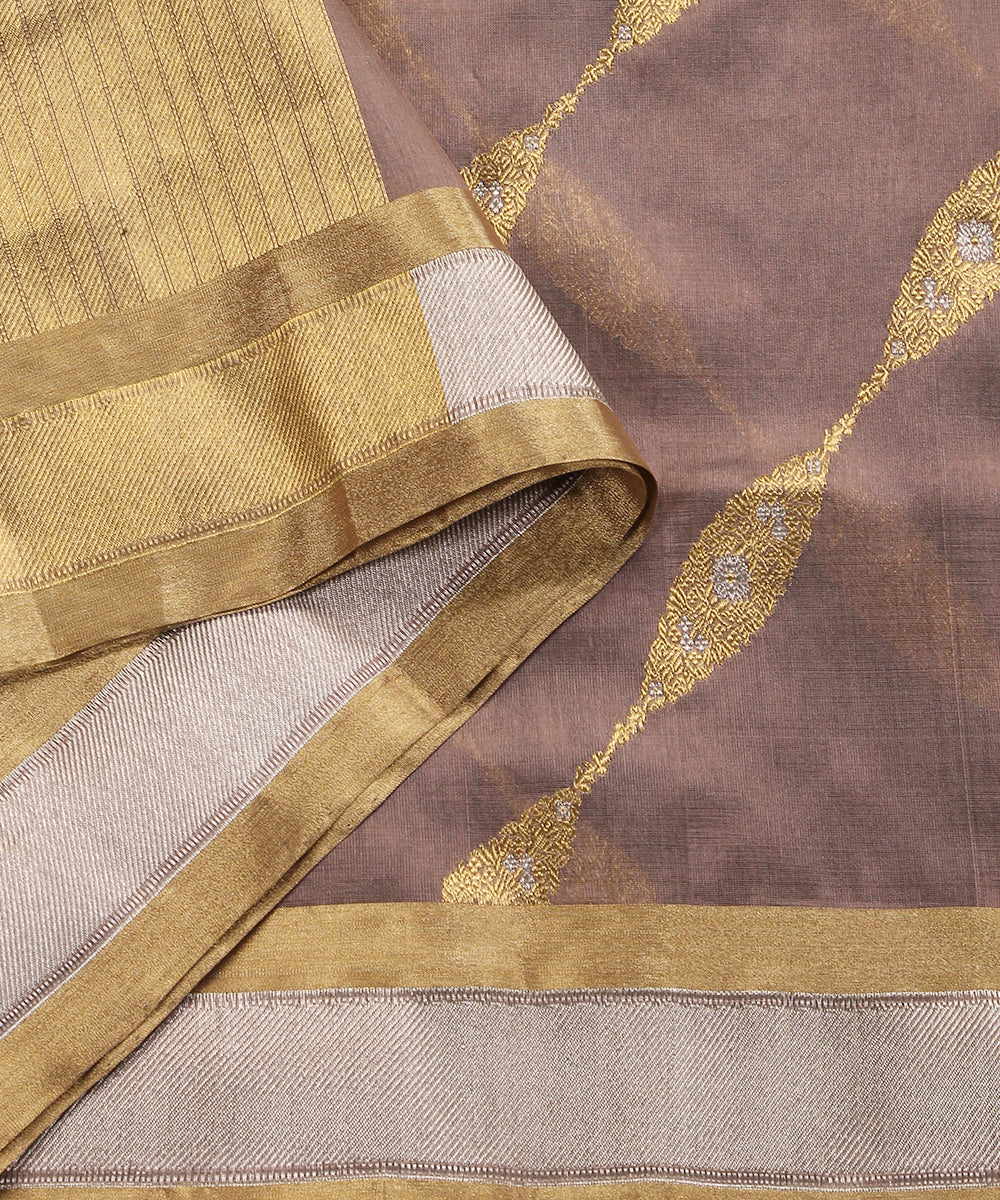Handloom_Mauve_Pure_Chanderi_Silk_Dupatta_With_All_Over_Golden_Jaal_And_Border_WeaverStory_04