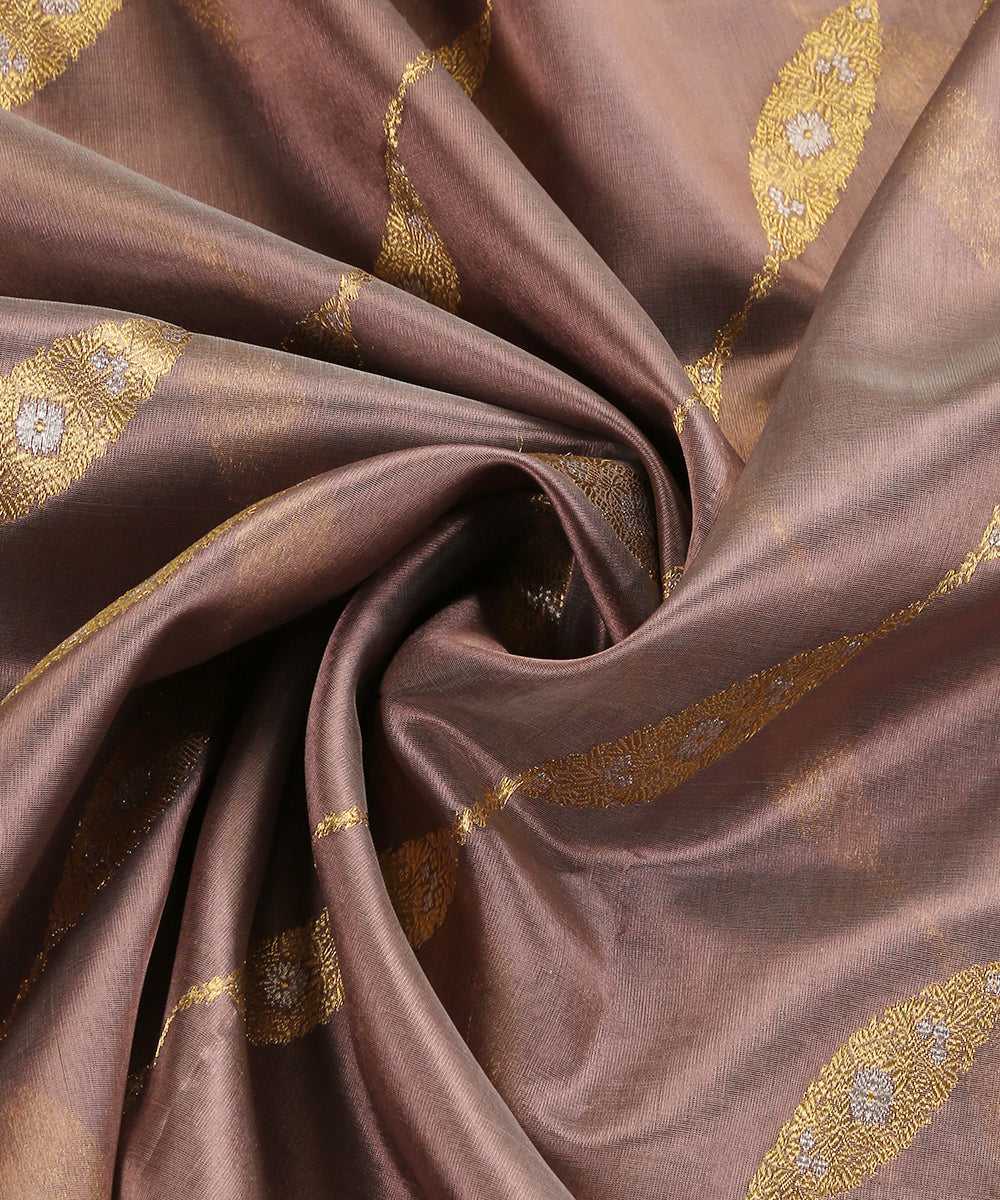 Handloom_Mauve_Pure_Chanderi_Silk_Dupatta_With_All_Over_Golden_Jaal_And_Border_WeaverStory_05
