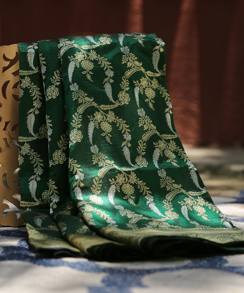 Dark_Green_Handloom_Pure_Katan_Silk_Banarasi_Dupatta_With_All_Over_Sona_Rupa_Jaal_WeaverStory_01