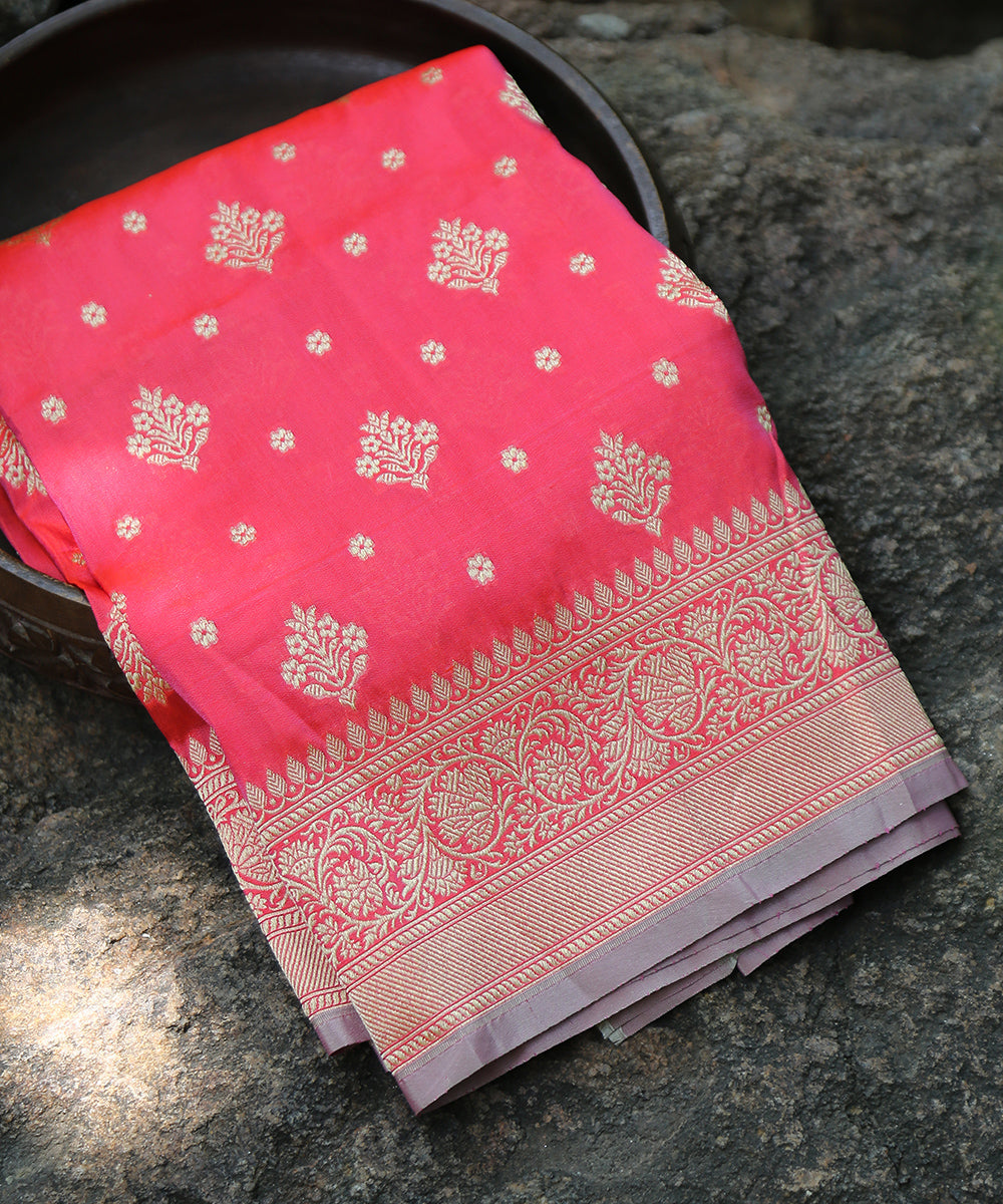 Salmon_Pink_Double_Shade_Handloom_Pure_Katan_Georgette_Banarasi_Dupatta_With_Floral_Booti_WeaverStory_01