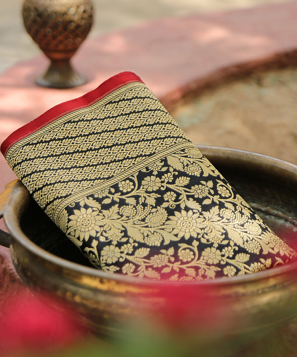 Handloom_Black_Pure_Katan_Silk_Kimkhab_Banarasi_Dupatta_WeaverStory_01