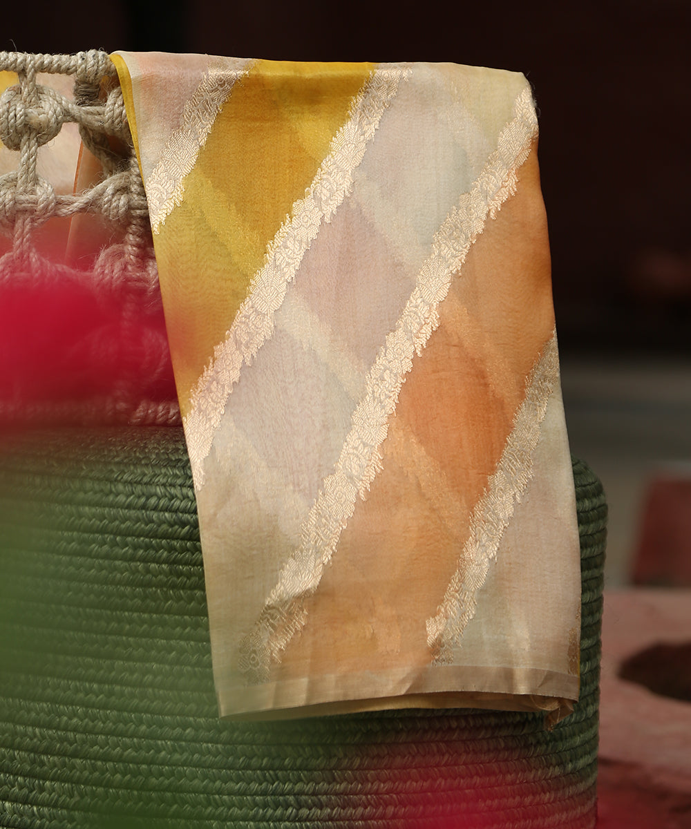 Handloom_Cream_And_Yellow_Rangkaat_Pure_Organza_Dupatta_With_All_Over_Jaal_WeaverStory_01