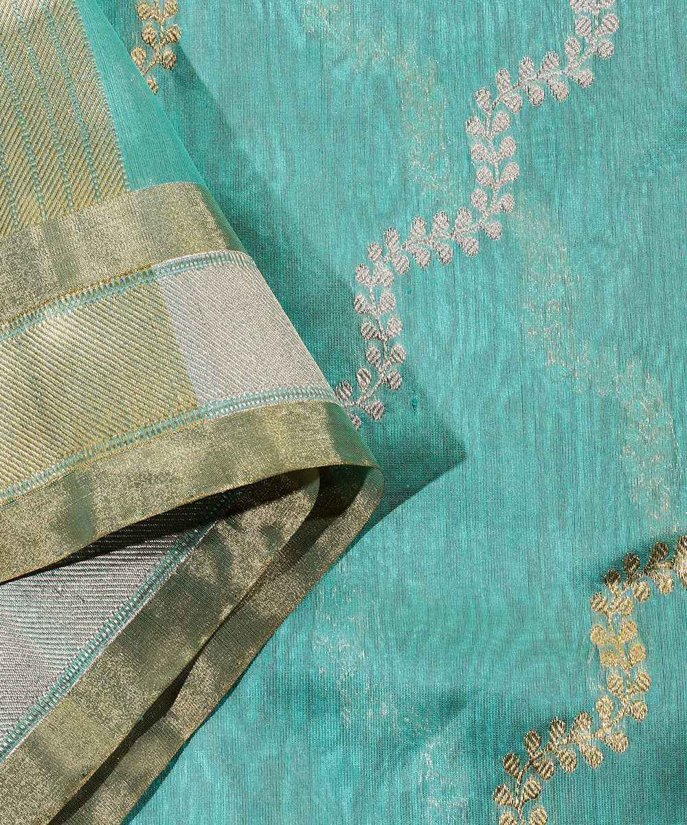 Blue_Handloom_Pure_Chanderi_Silk_Dupatta_With_All_Over_Golden_Jaal_And_Border_WeaverStory_04