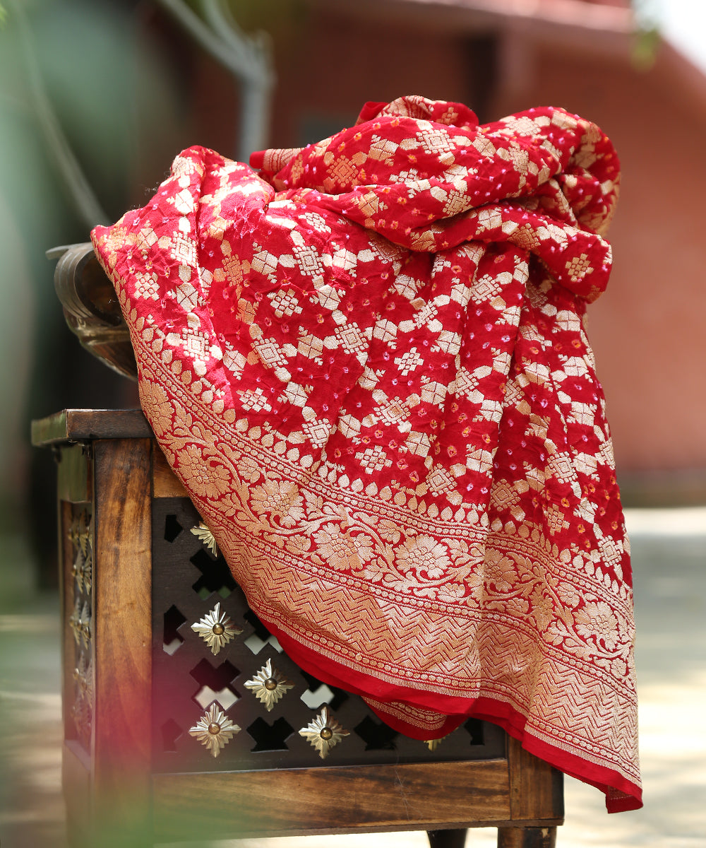 Handloom_Red_Pure_Georgette_Banarasi_Bandhej_Dupatta_WeaverStory_01