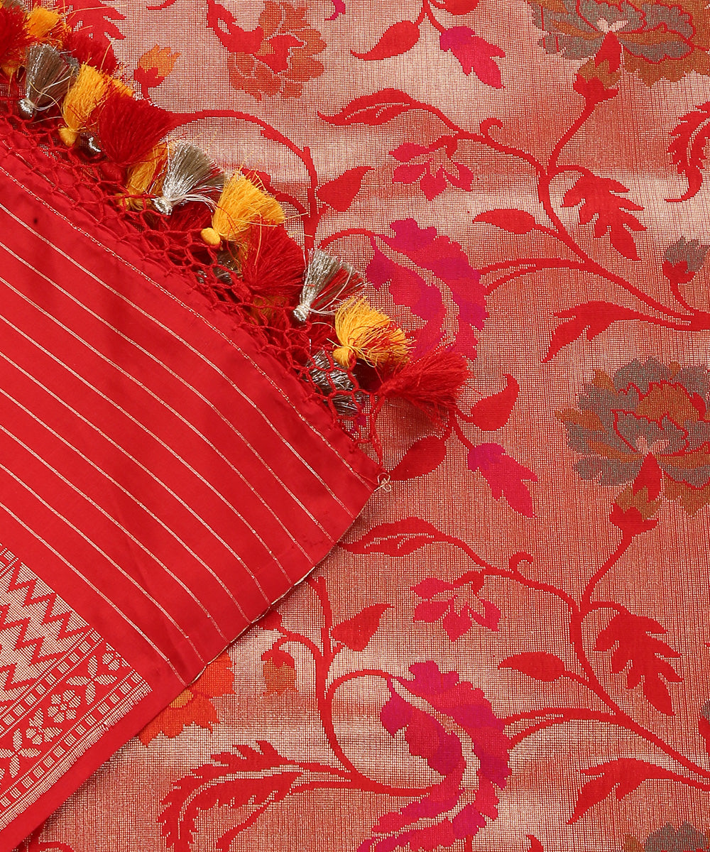 Red_Handloom_Pure_Katan_Silk_Kimkhab_Banarasi_Dupatta_With_Zari_Base_WeaverStory_04