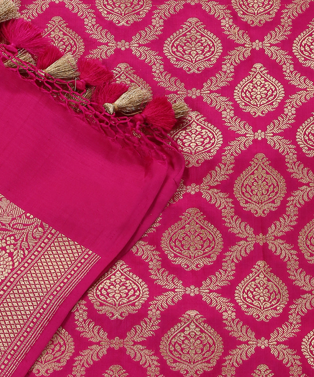 Handloom_Hot_Pink_Pure_Katan_Silk_Banarasi_Dupatta_With_Gold_Zari_WeaverStory_04