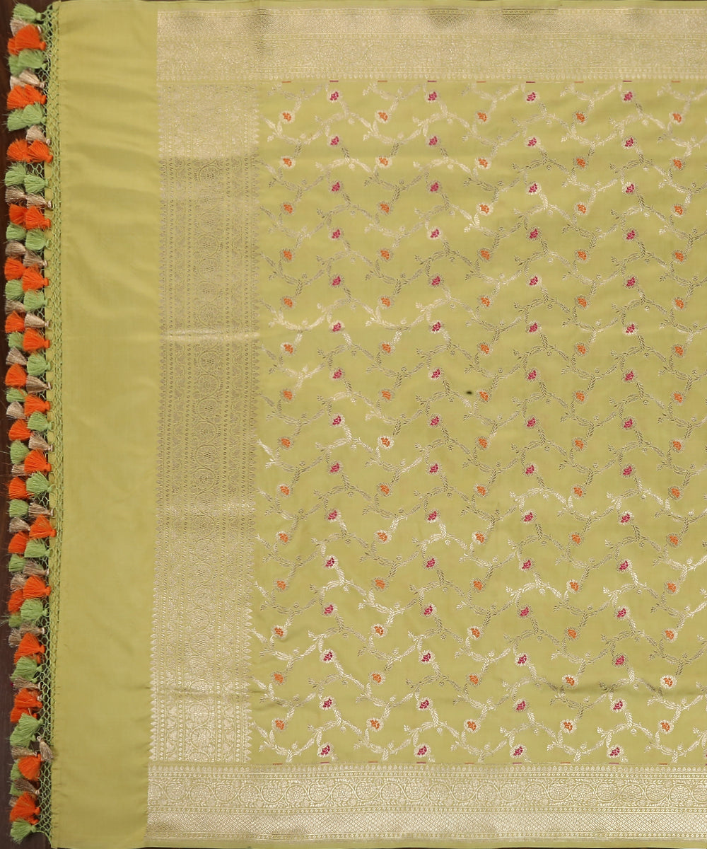 Handloom_Pistachio_Green_Pure_Katan_Silk_Banarasi_Dupatta_With_Meenakari_WeaverStory_02