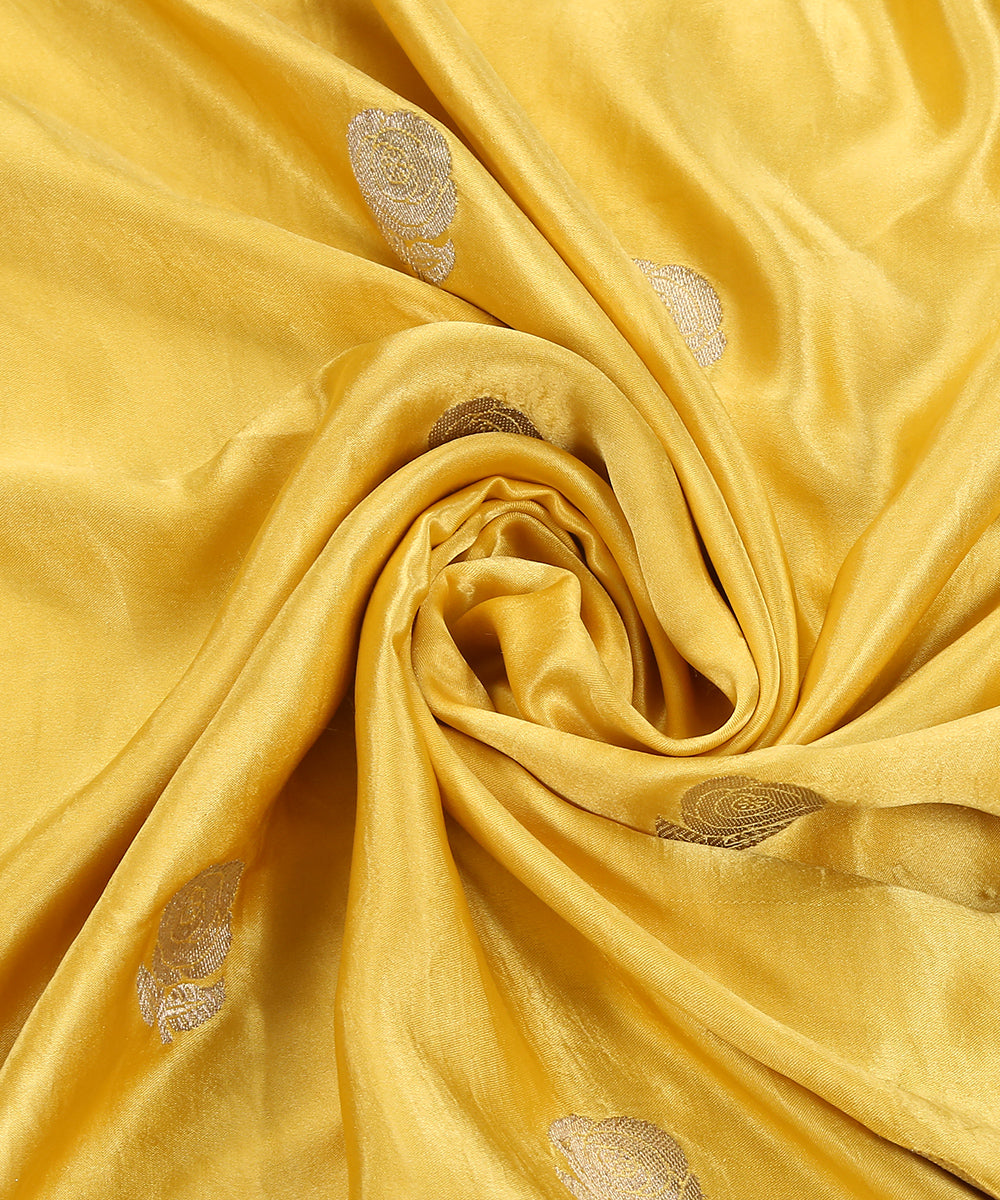 Yellow_Handloom_Pure_Mashroo_Silk_Banarasi_Dupatta_With_Kadhwa_Booti_WeaverStory_05