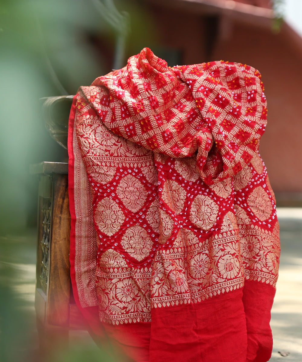 Handloom_Red_Banarasi_Bandhej_Pure_Georgette_Dupatta_With_Cutwork_Weave_WeaverStory_01