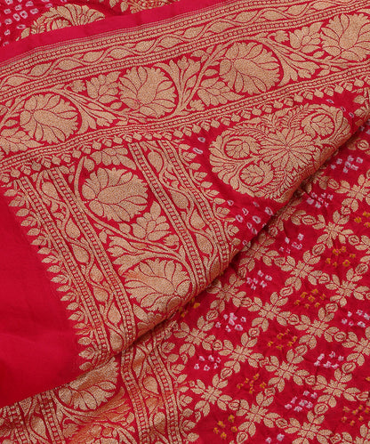 Handloom_Coral_Peach_And_Pink_Ombre_Dyed_Pure_Georgette_Banarasi_Bandhej_Dupatta_WeaverStory_04