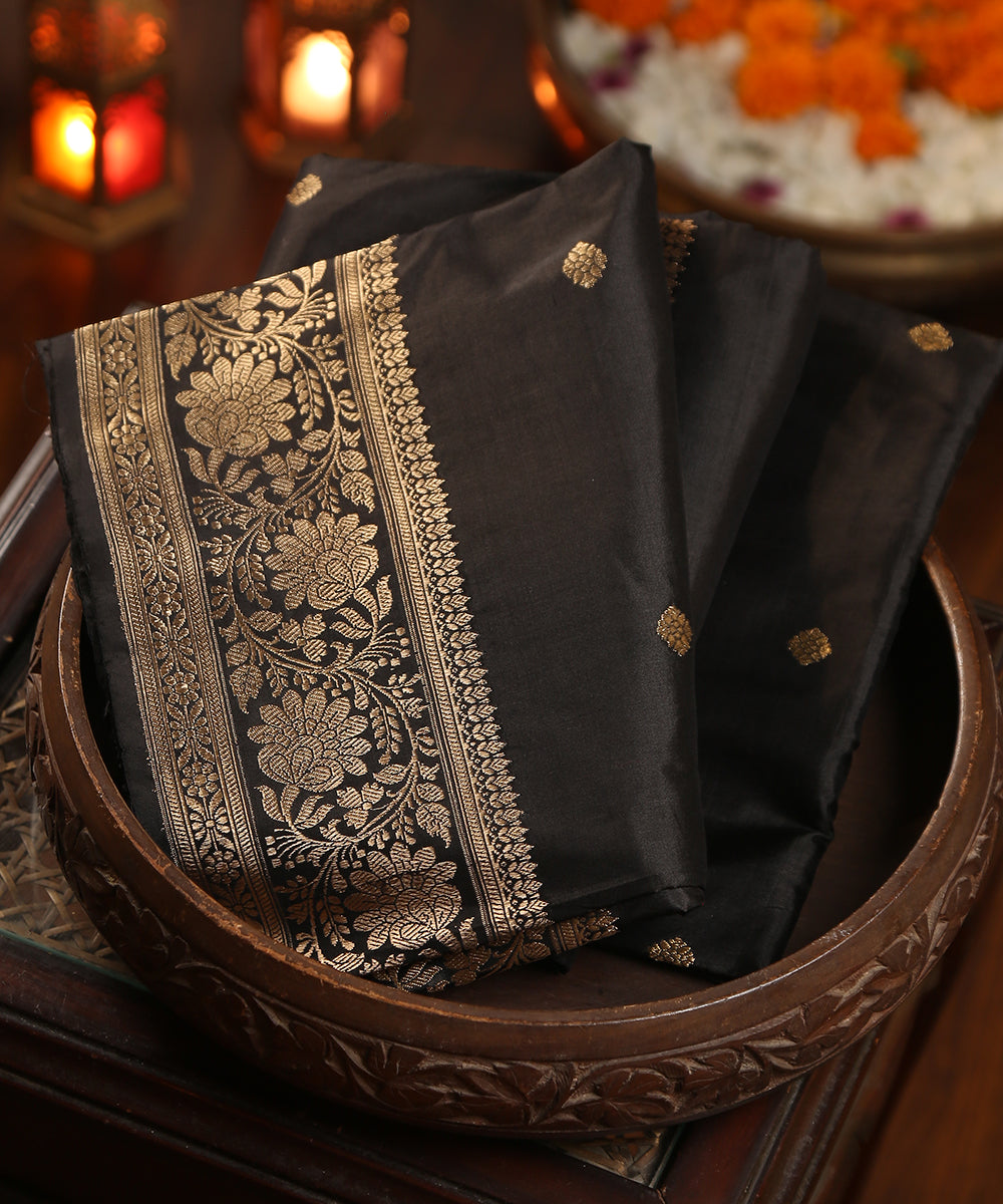 Black_Handloom_Pure_Katan_Silk_Banarasi_Dupatta_With_Kadhwa_Booti_WeaverStory_01