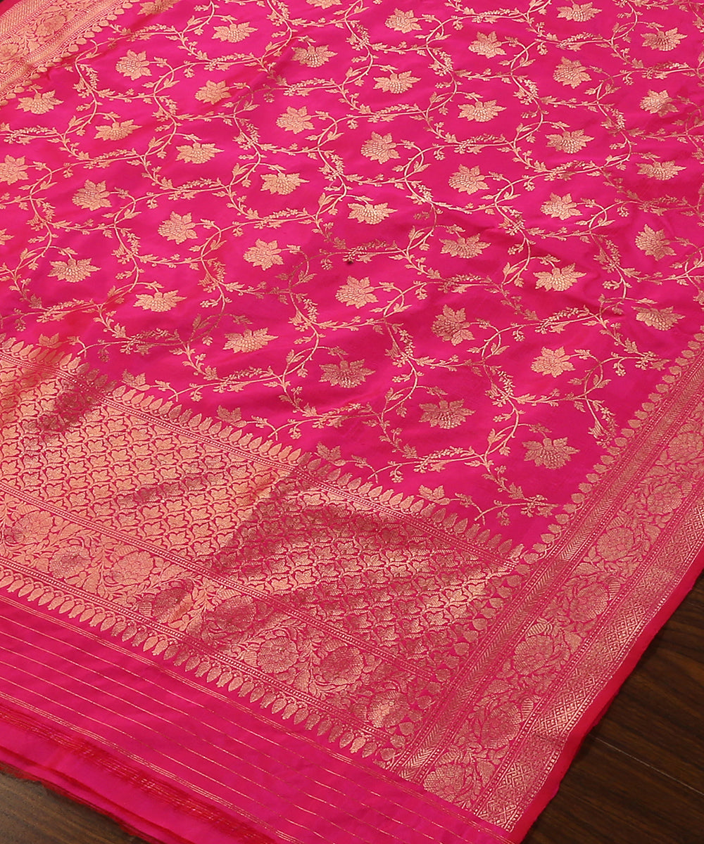 Handloom_Hot_Pink_Pure_Katan_Silk_Banarasi_Dupatta_With_Floral_Jaal_WeaverStory_03