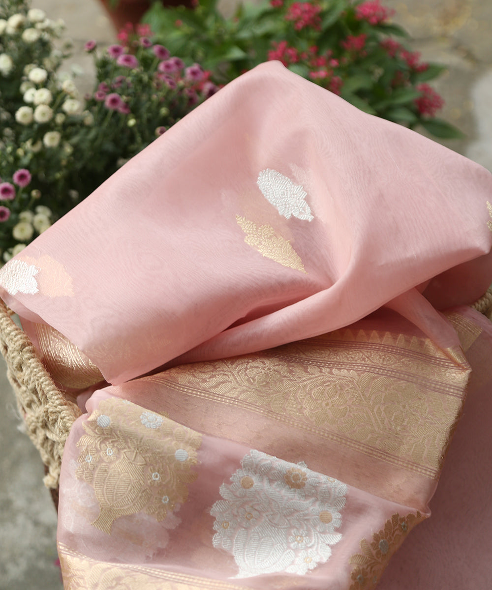 Handloom_Light_Pink_Pure_Kora_Silk_Banarasi_Dupatta_With_Boota_WeaverStory_01