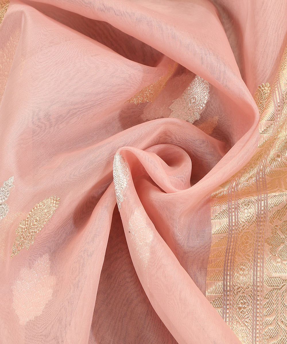 Light_Pink_Handloom_Pure_Kora_Silk_Banarasi_Dupatta_With_Boota_WeaverStory_05