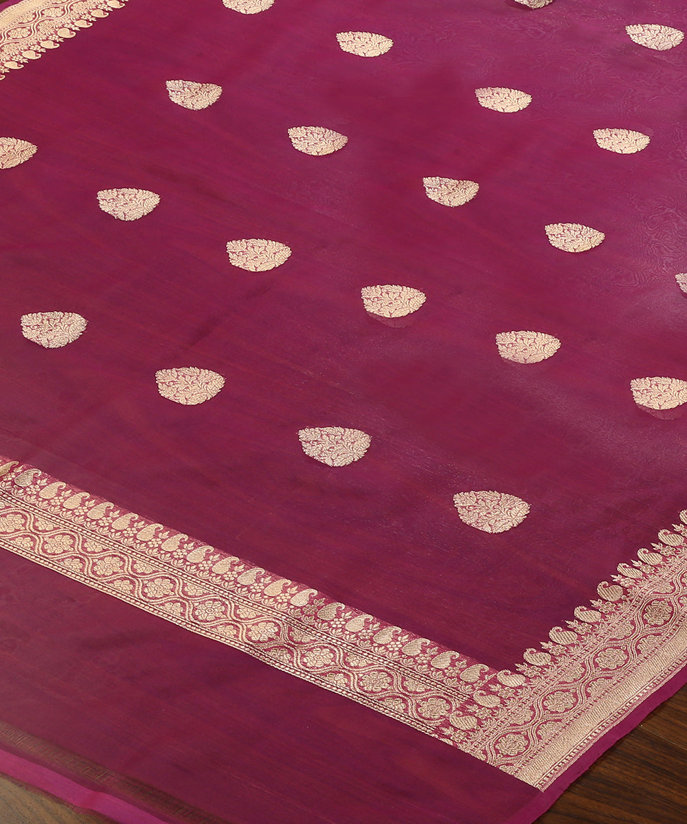 Handloom_Purple_Pure_Kora_Silk_Banarasi_Dupatta_With_Kadhwa_Booti_WeaverStory_05