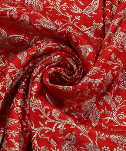 Handloom_Red_Pure_Katan_Silk_Shikargah_Banarasi_Dupatta_With_Peacocks_And_Mynah_WeaverStory_05