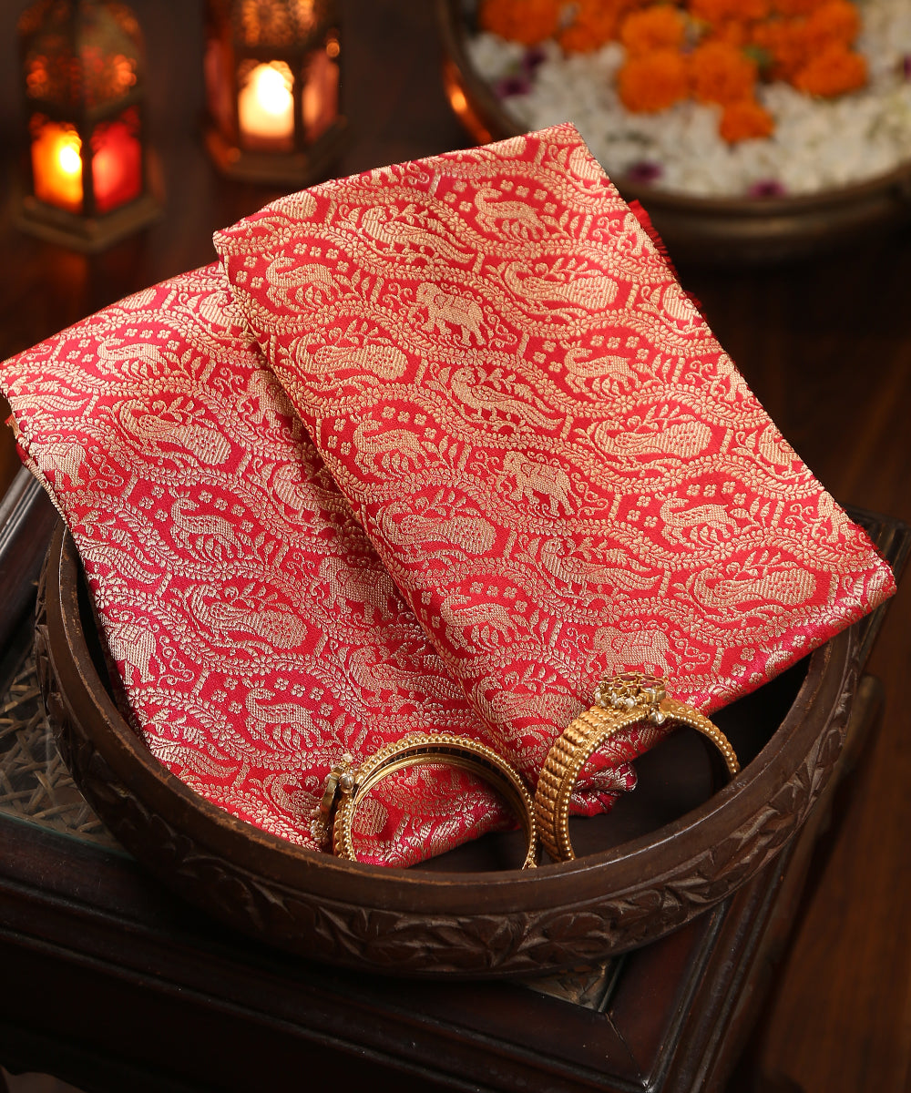 Rani_Pink_Handloom_Pure_Katan_Silk_Brocade_Shikargah_Banarasi_Dupatta_With_Diagonal_Bel_WeaverStory_01