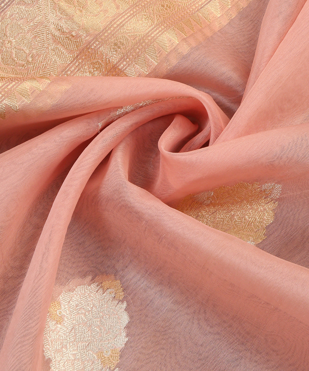 Light_Pink_Handloom_Pure_Kora_Silk_Banarasi_Dupatta_With_Kadhwa_Sona_Rupa_Boota_WeaverStory_05