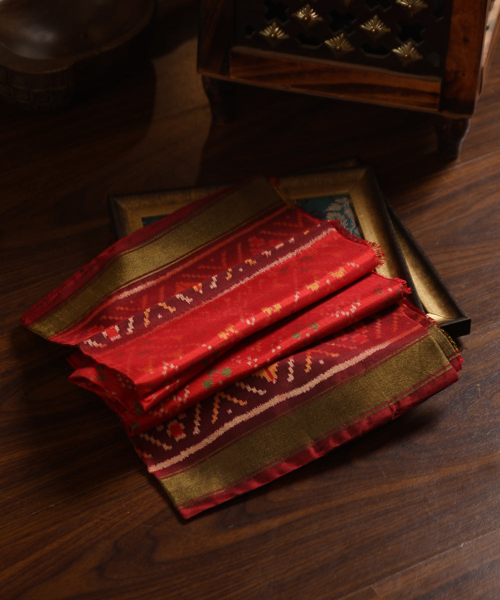 Handloom_Maroon_And_Red_Pure_Mulberry_Silk_Ikat_Patola_Dupatta_WeaverStory_01