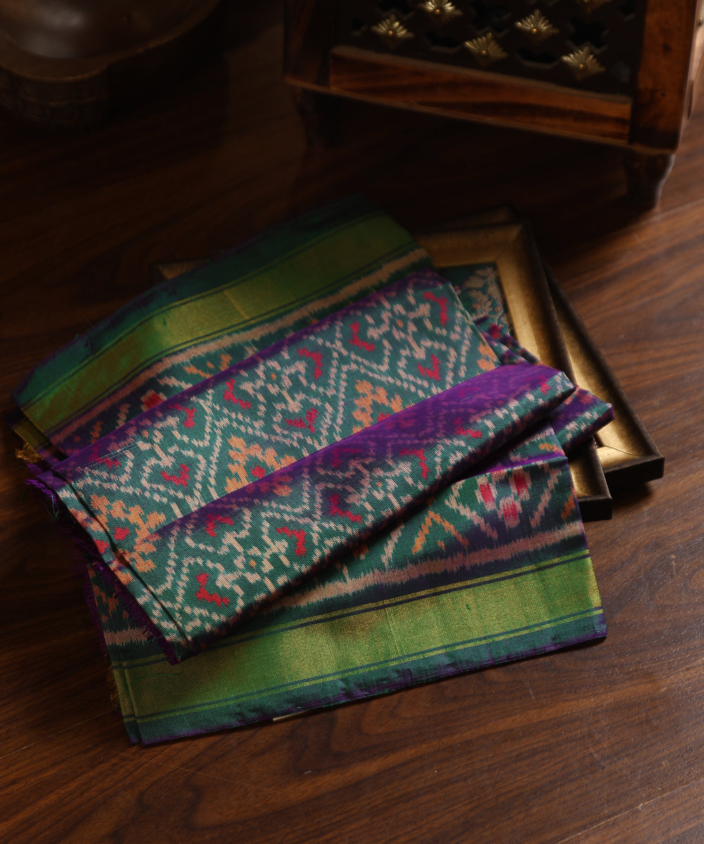 Teal_Green_Handloom_Pure_Mulberry_Silk_Ikat_Patola_Dupatta_With_Geometrical_Pattern_WeaverStory_01