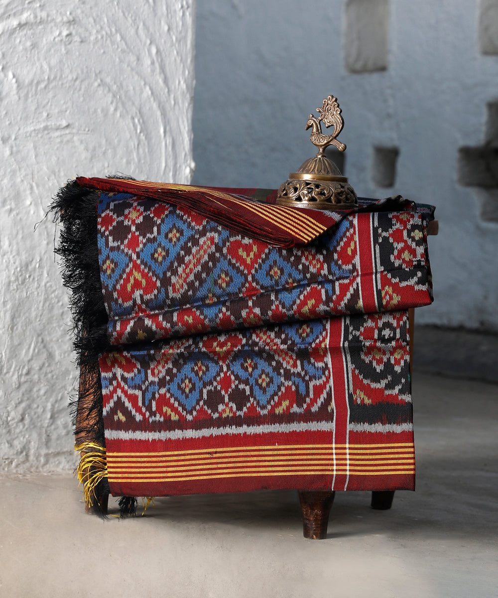 Blue_Handloom_8_Ply_Pure_Mulberry_Silk_Ikat_Patola_Dupatta_With_Maroon_Border_WeaverStory_01