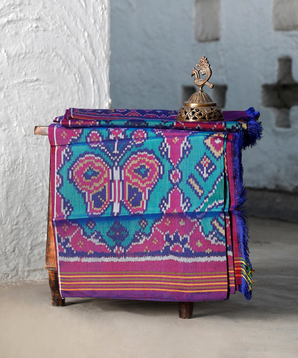 Handloom_Purple_And_Teal_8_Ply_Pure_Mulberry_Silk_Ikat_Patola_Dupatta_With_Geometrical_Pattern_WeaverStory_01