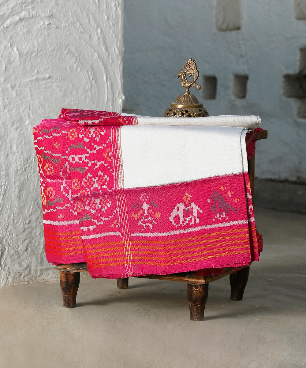 Handloom_Pink_And_White_8_Ply_Pure_Mulberry_Silk_Ikat_Patola_Dupatta_With_Geometric_Border_WeaverStory_01