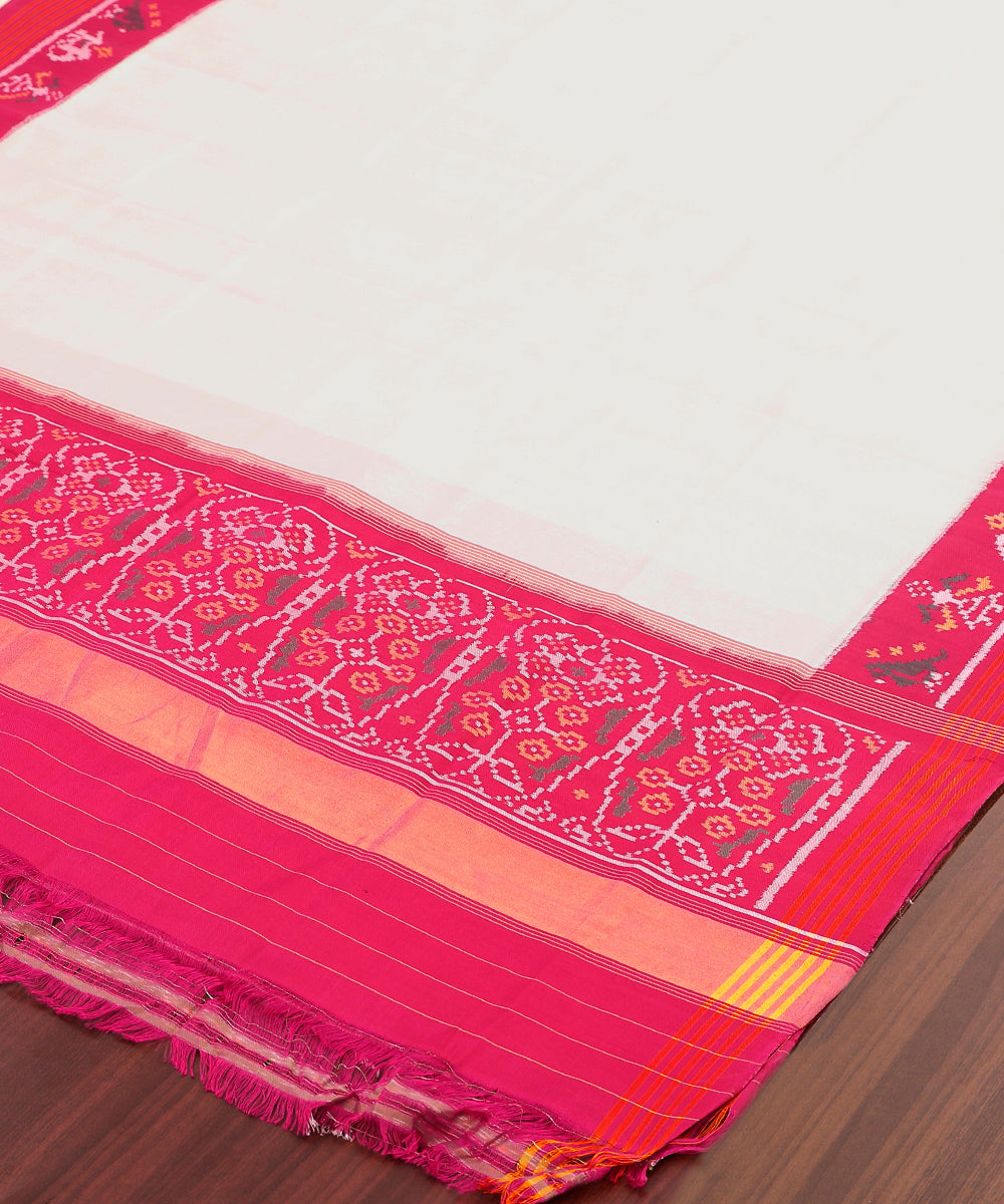 Handloom_Pink_And_White_8_Ply_Pure_Mulberry_Silk_Ikat_Patola_Dupatta_With_Geometric_Border_WeaverStory_03