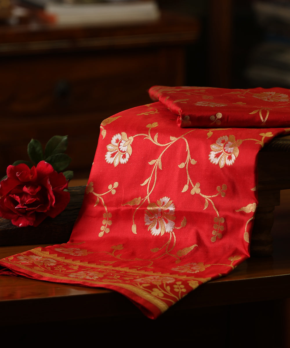 Handloom_Red_Pure_Katan_Silk_Jangla_Banarasi_Dupatta_With_Sona_Rupa_Zari_WeaverStory_01