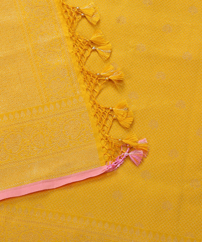 Yellow_Handloom_Pure_Katan_Silk_Zari_Tanchoi_Banarasi_Dupatta_WeaverStory_04