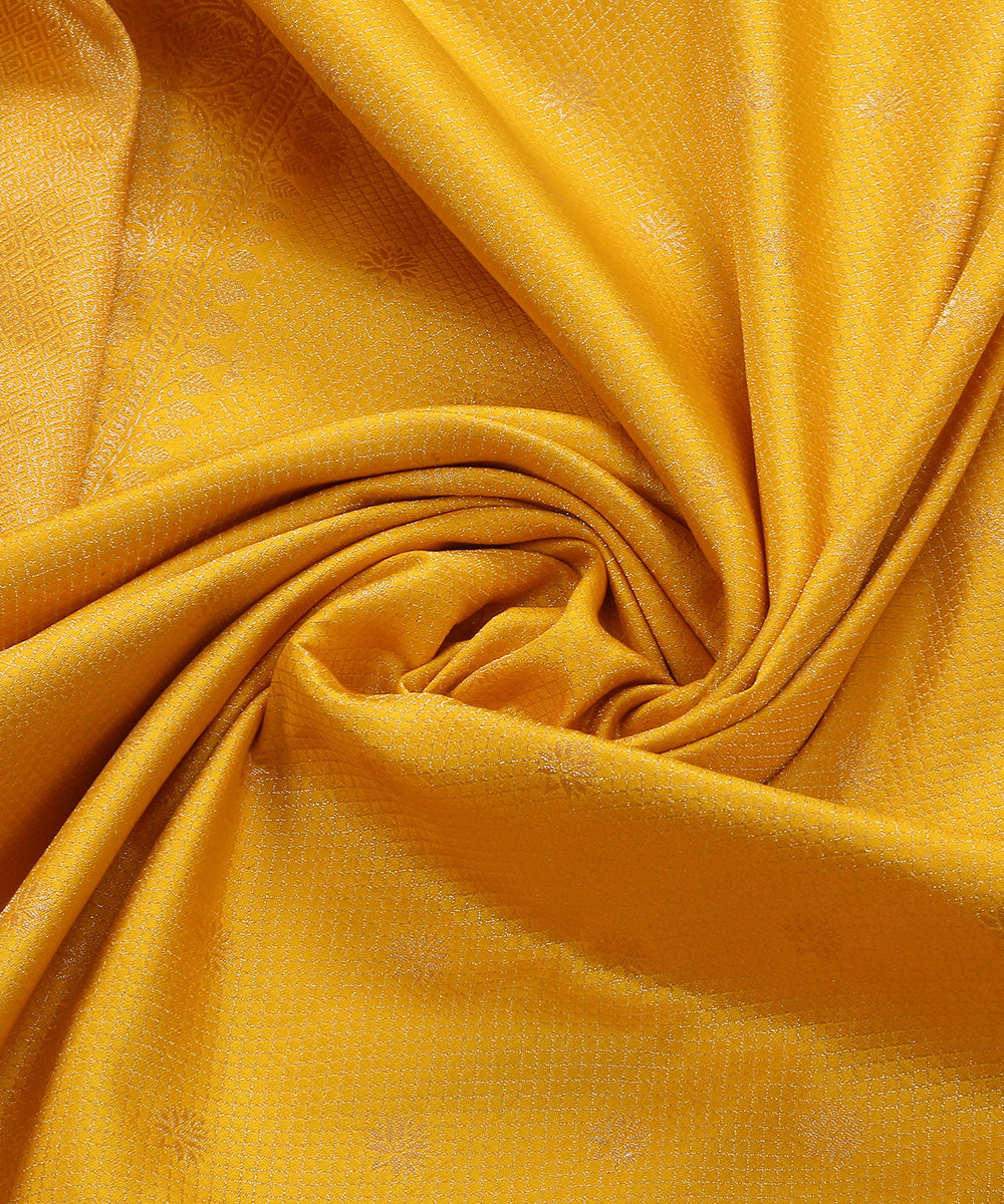 Yellow_Handloom_Pure_Katan_Silk_Zari_Tanchoi_Banarasi_Dupatta_WeaverStory_05