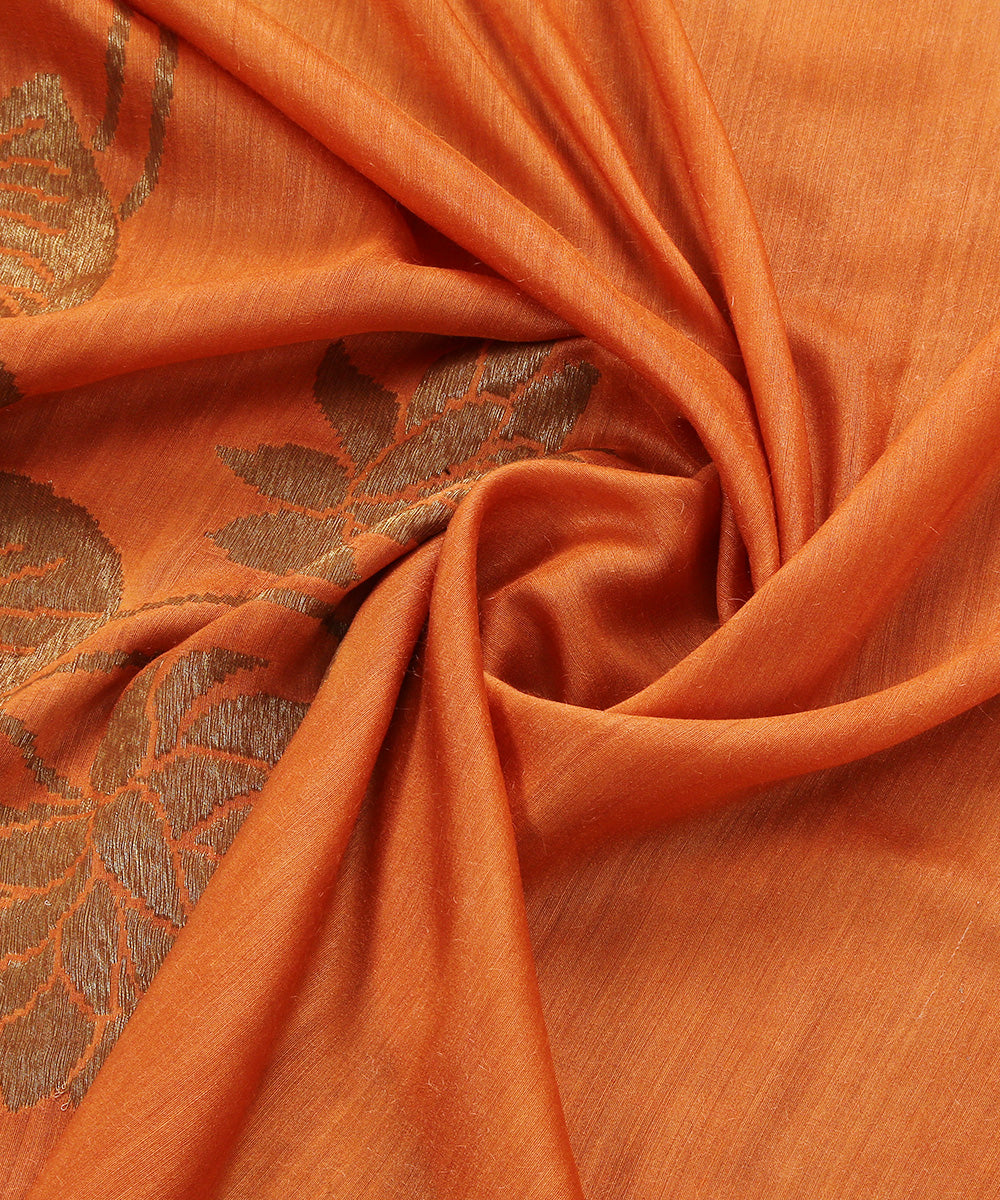 Handloom_Orange_Moonga_Silk_Banarasi_Dupatta_with_Big_Floral_Boota_WeaverStory_05