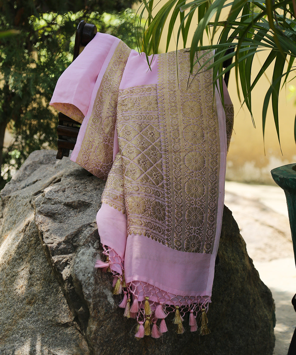 Light_Pink_Handloom_Georgette_Banarasi_Dupatta_With_Kadhwa_Border_WeaverStory_01